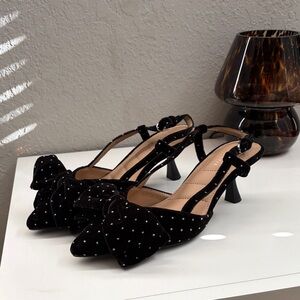 NWOT Kelly & Katie Black Velvet Heels with Bow Detail — Women’s 9